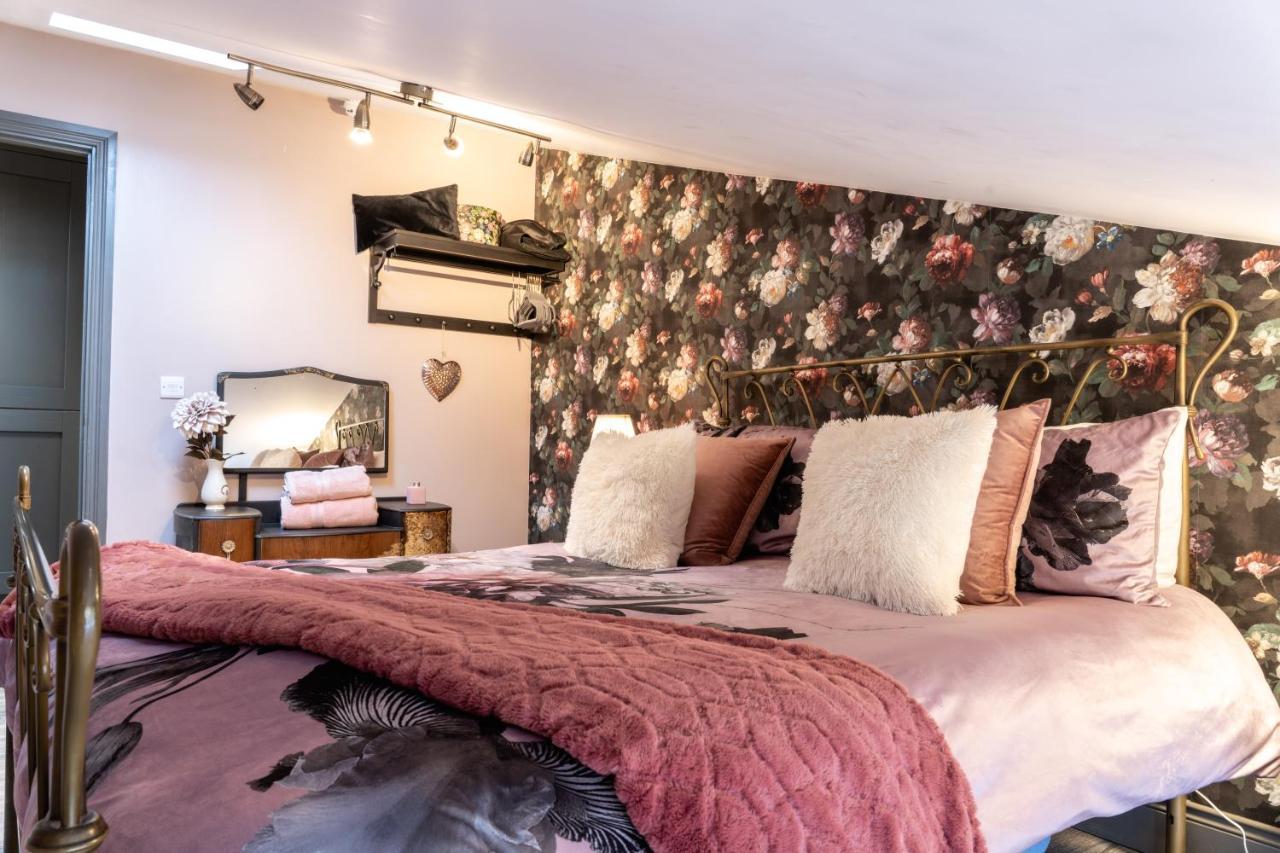 Greenvale Cabins Forkhill Екстер'єр фото
