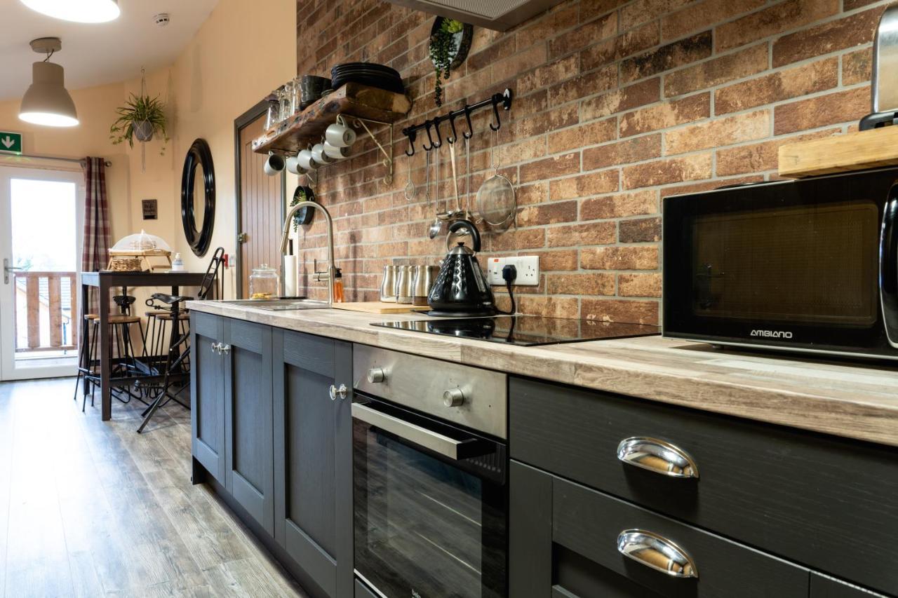 Greenvale Cabins Forkhill Екстер'єр фото