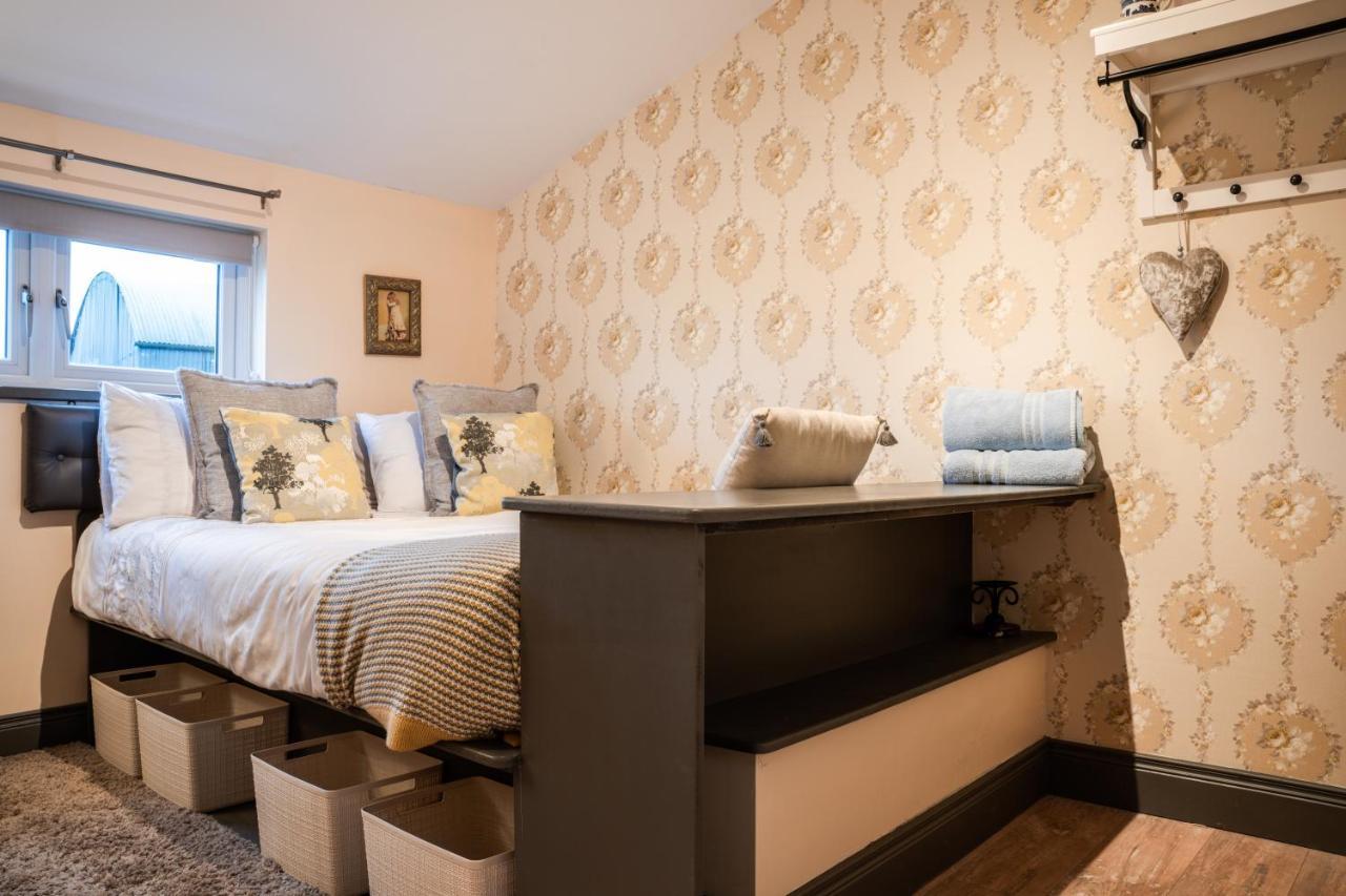 Greenvale Cabins Forkhill Екстер'єр фото