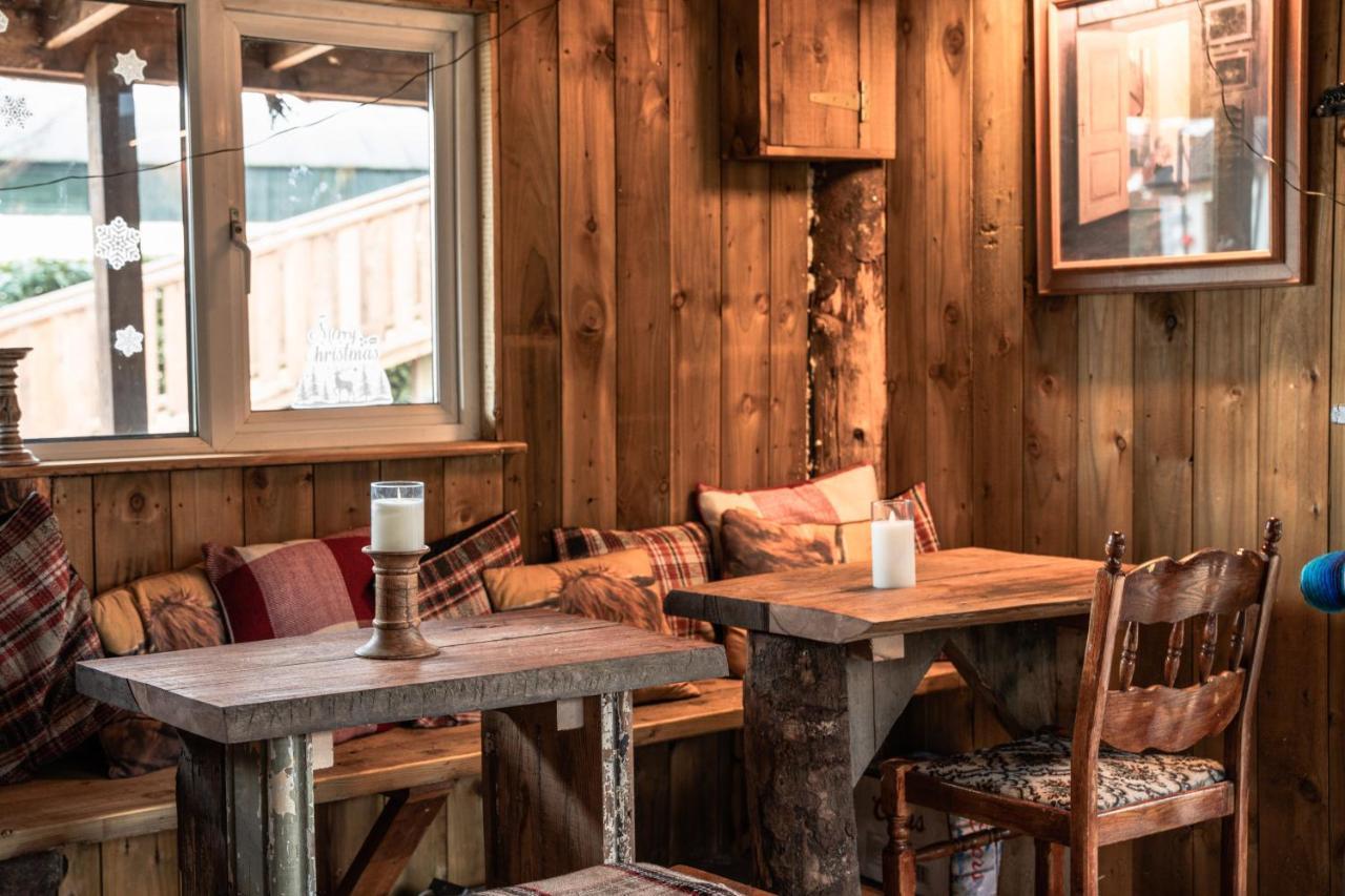 Greenvale Cabins Forkhill Екстер'єр фото