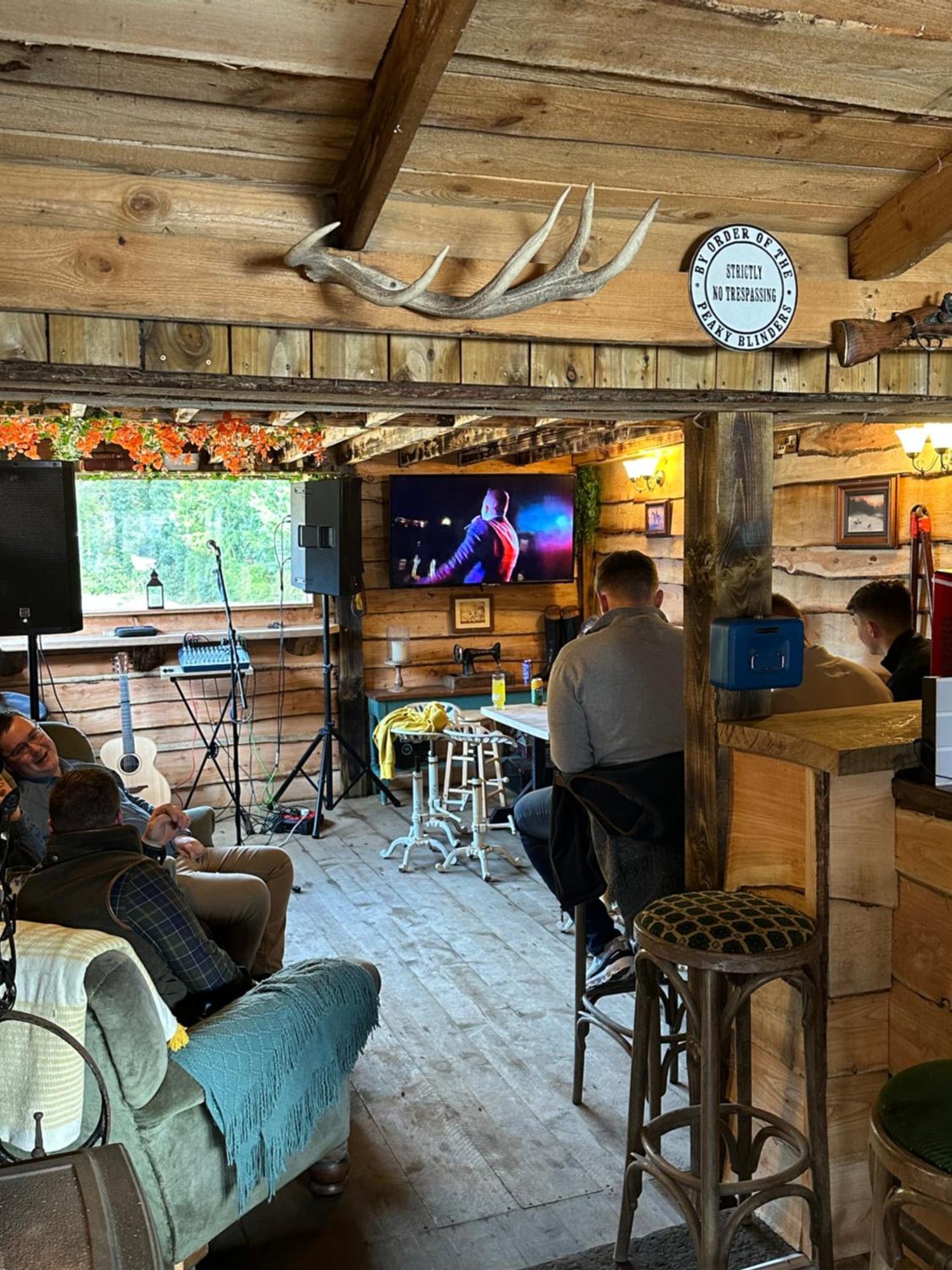 Greenvale Cabins Forkhill Екстер'єр фото