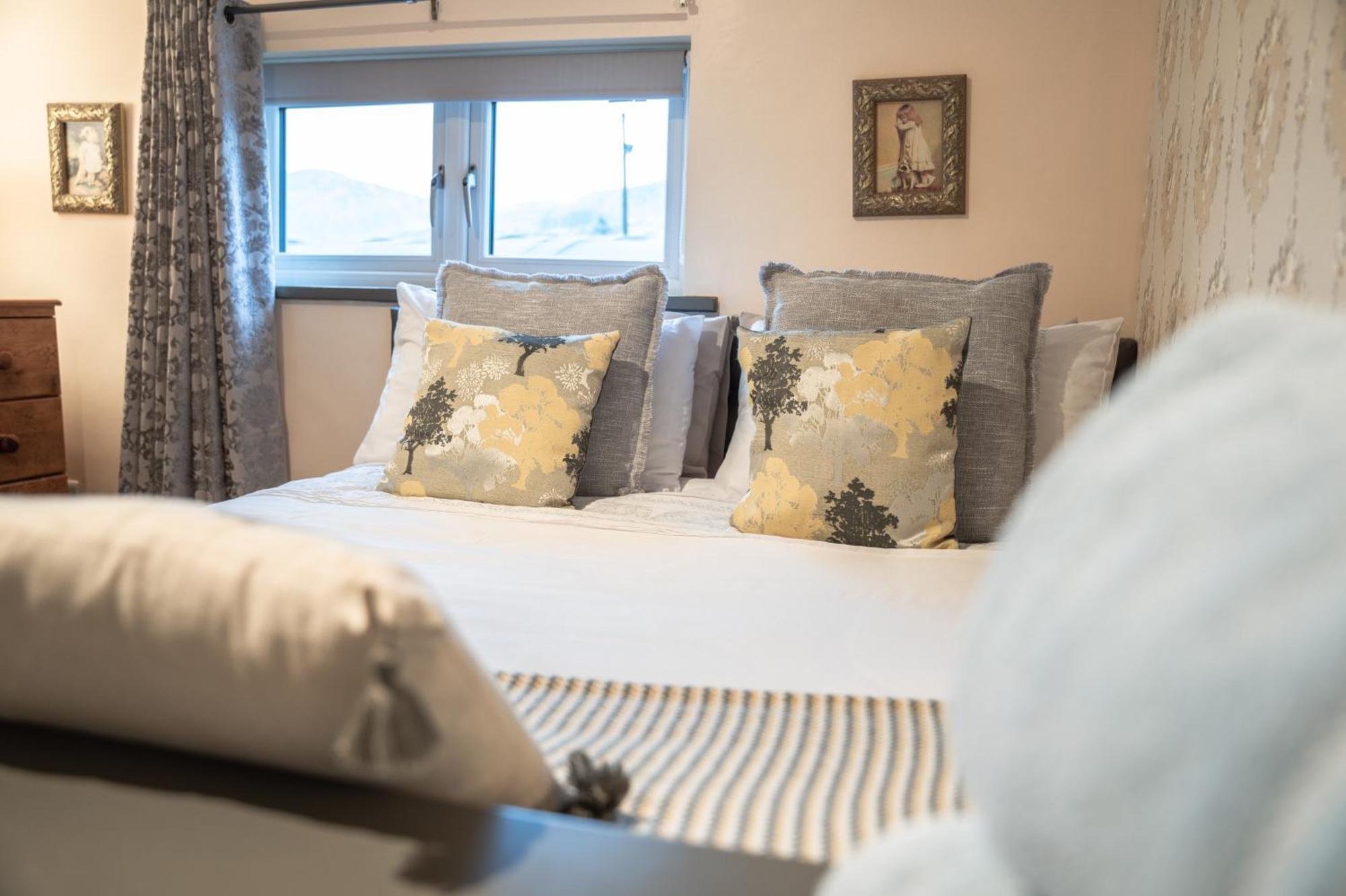 Greenvale Cabins Forkhill Номер фото